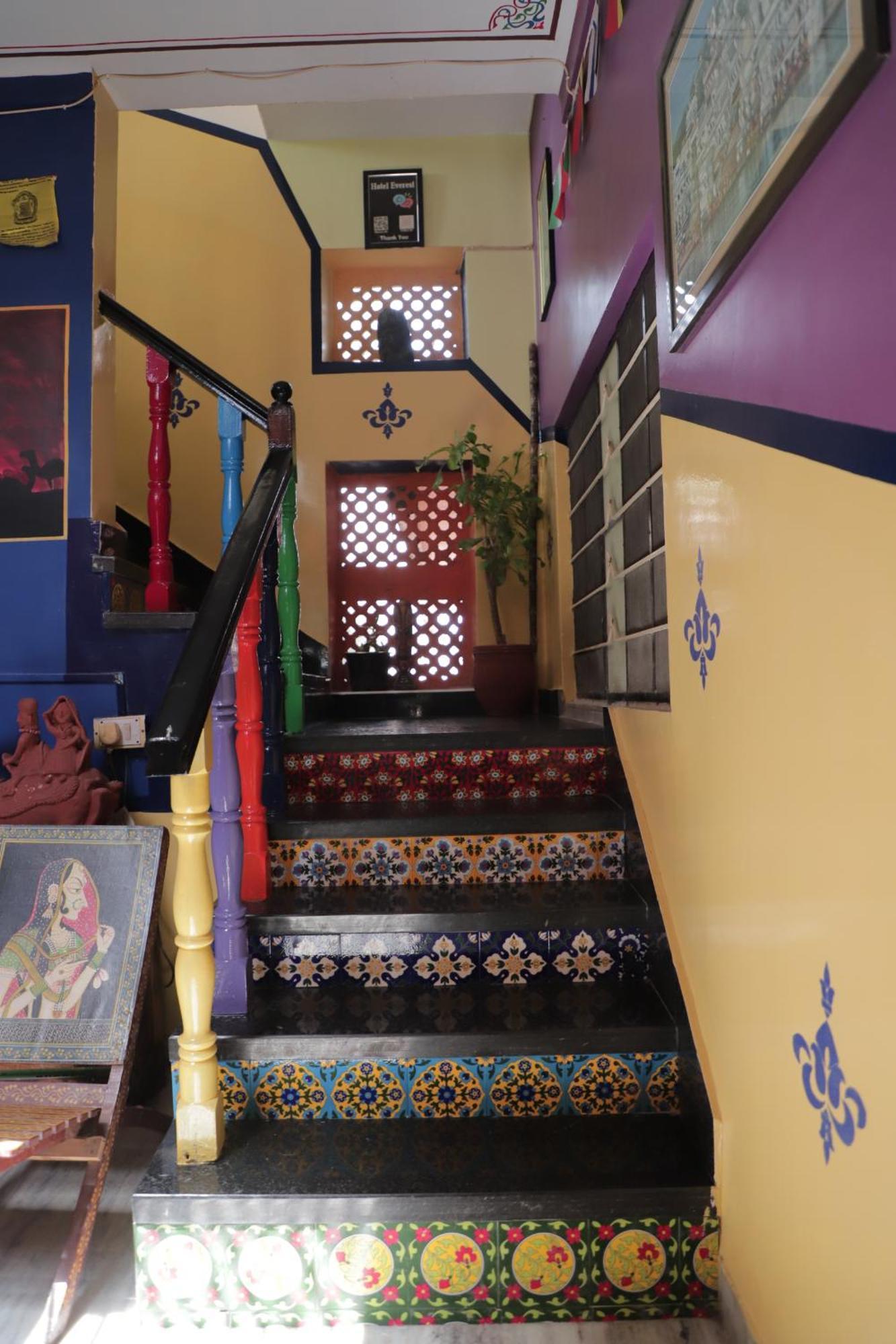 Hotel Everest Puskár Kültér fotó